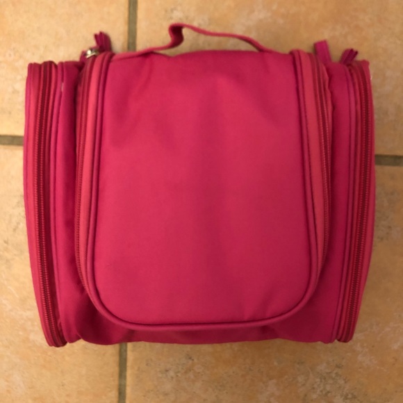 NWOT Pink Make Up Bag With Hanger - Picture 2 of 4